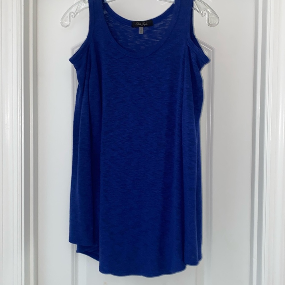 Small cold shoulder lightweight sweater.